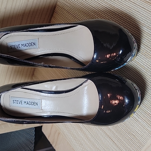 Steve Madden sz8.5 Gavon Black Patent and Multi Color Platform Wedge - Picture 6 of 11